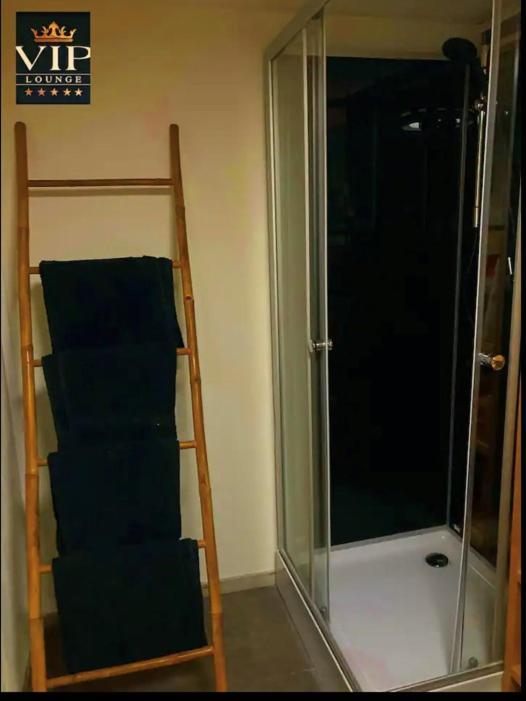Vip Lounge Appartement Avec Jacuzzi Et Jardin Andenne Esterno foto