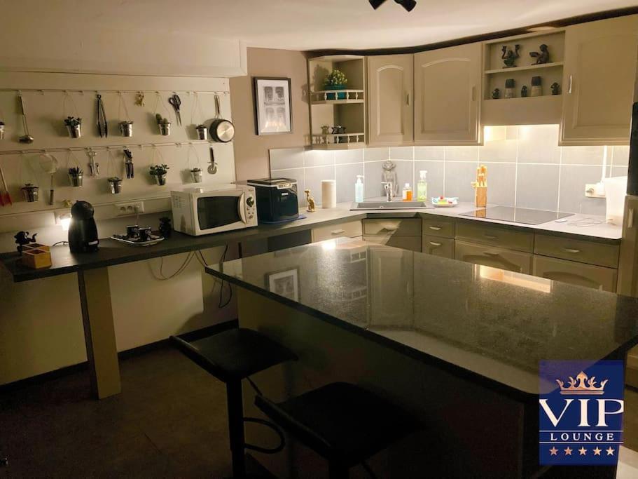 Vip Lounge Appartement Avec Jacuzzi Et Jardin Andenne Esterno foto