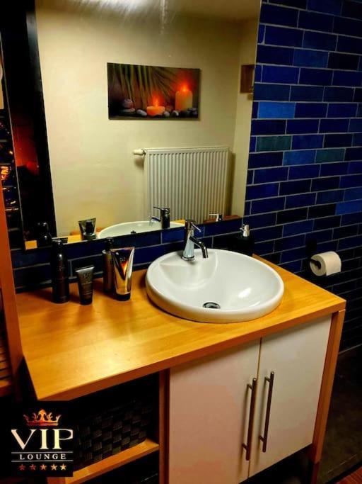 Vip Lounge Appartement Avec Jacuzzi Et Jardin Andenne Esterno foto