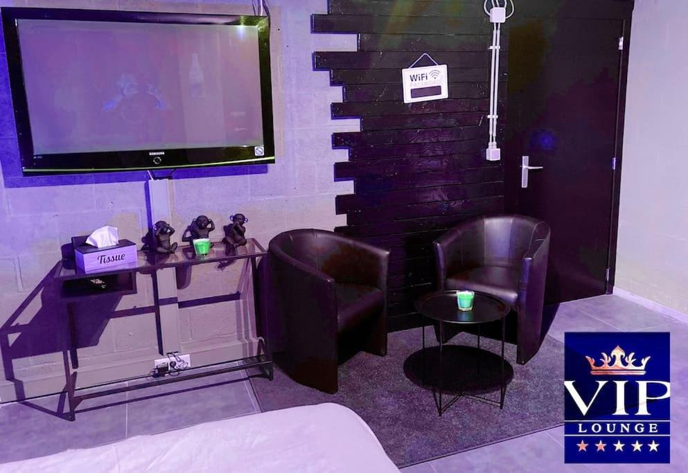 Vip Lounge Appartement Avec Jacuzzi Et Jardin Andenne Esterno foto