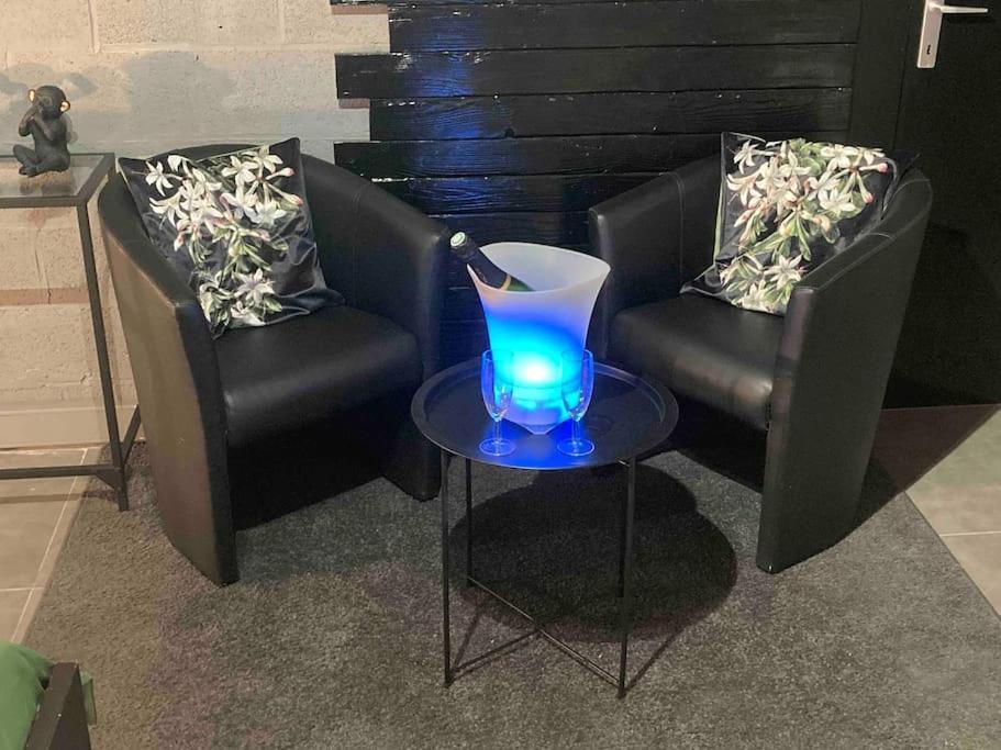Vip Lounge Appartement Avec Jacuzzi Et Jardin Andenne Esterno foto