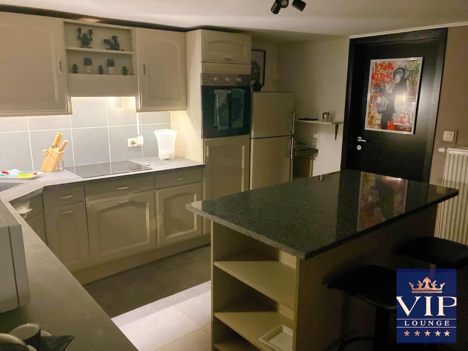 Vip Lounge Appartement Avec Jacuzzi Et Jardin Andenne Esterno foto