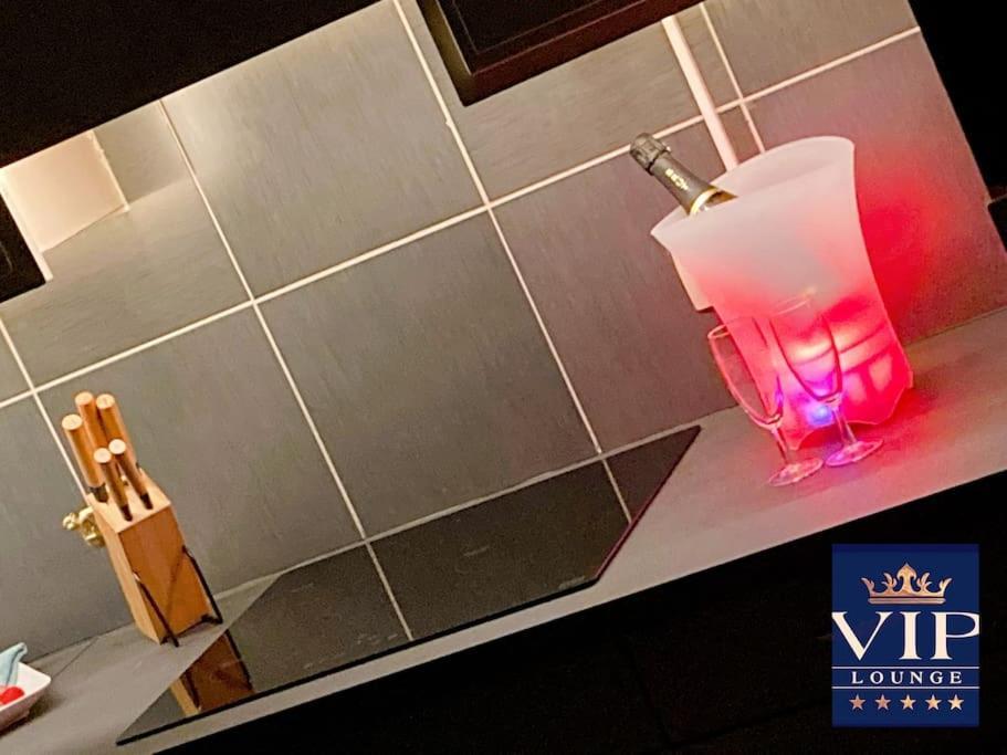 Vip Lounge Appartement Avec Jacuzzi Et Jardin Andenne Esterno foto